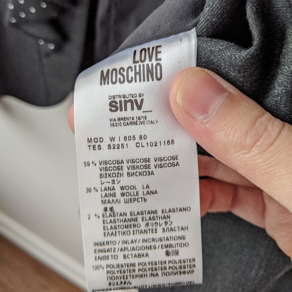 ✨HOST PICK✨ Love Moschino Feminine Ruffle Blazer - Picture 4 of 6